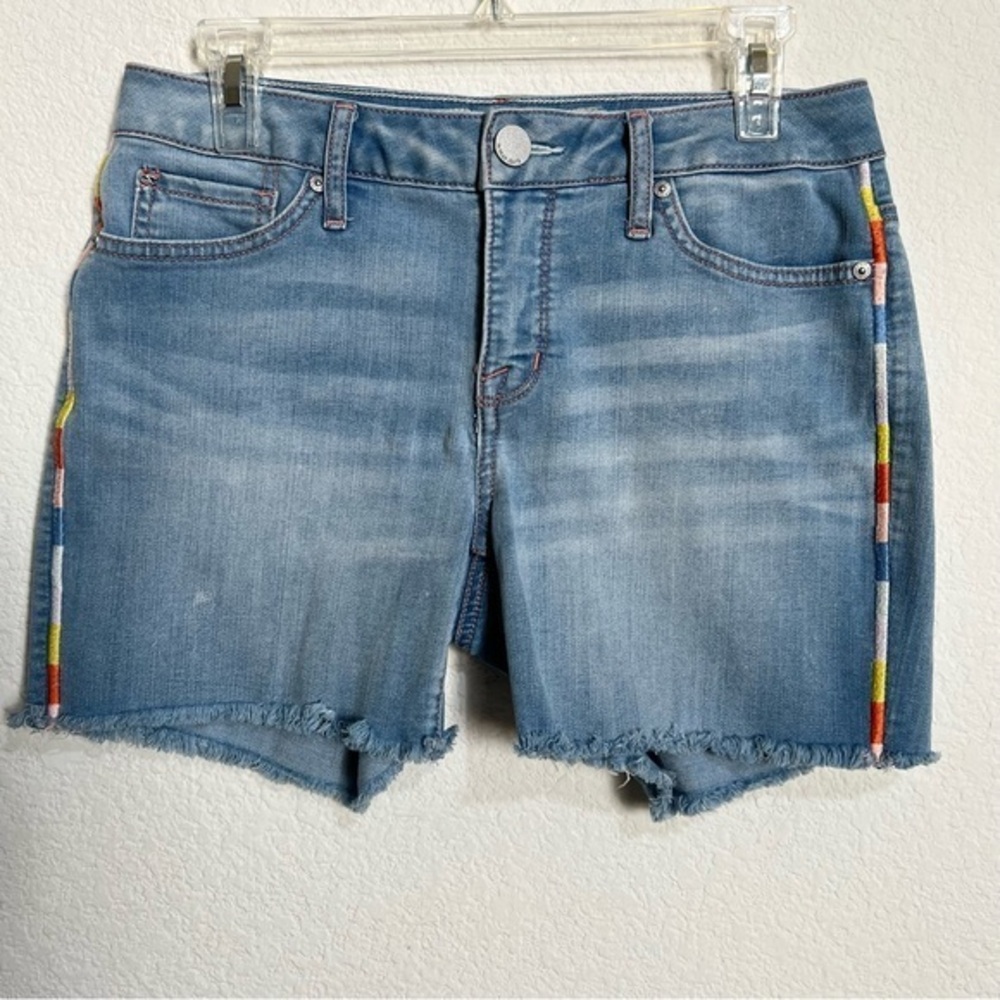Seven7 Women's Light Wash Embroidered Sides Raw Hem Weekend Cutoff Shorts Size 4